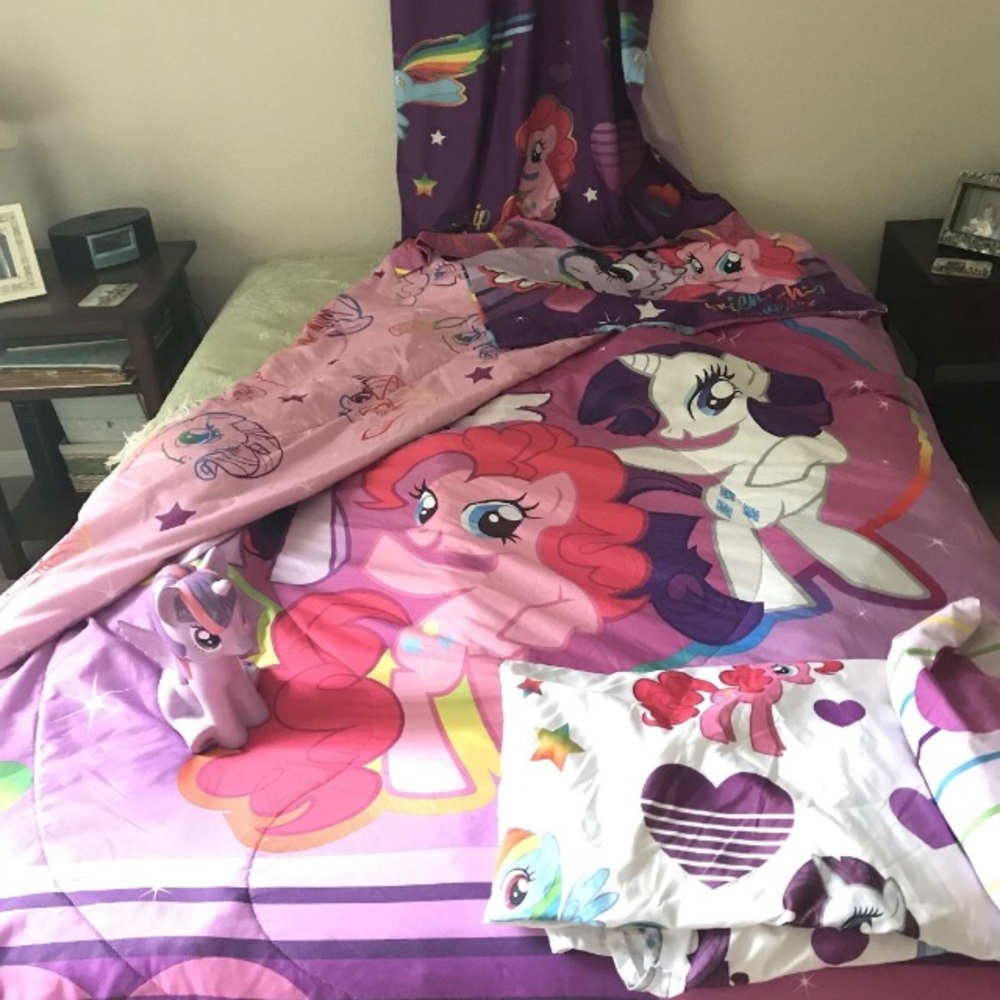 My Little Pony 3 piece twin Bed Set plus a bank.